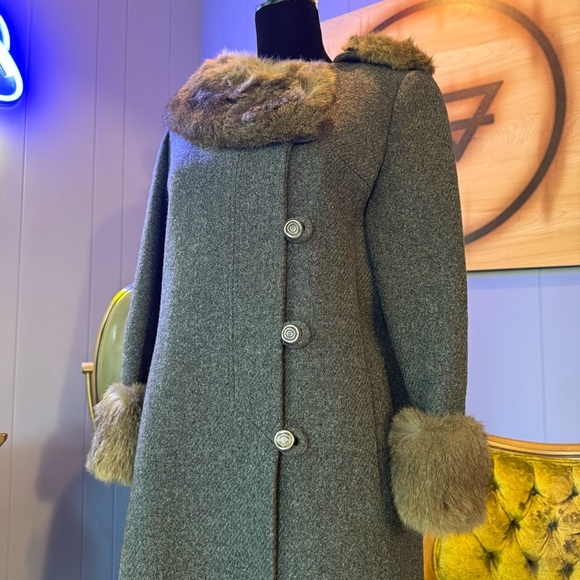 Vintage 1960s-1970s Asymmetrical Fur Collar Wool Coat - Picture 3 of 13